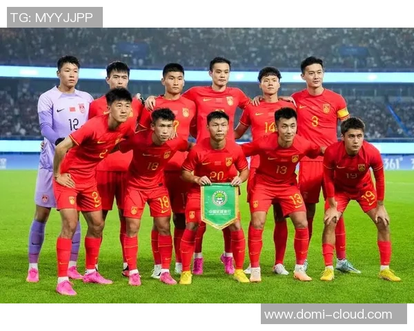 中国男足与印度队对决球票热销引发球迷关注与期待