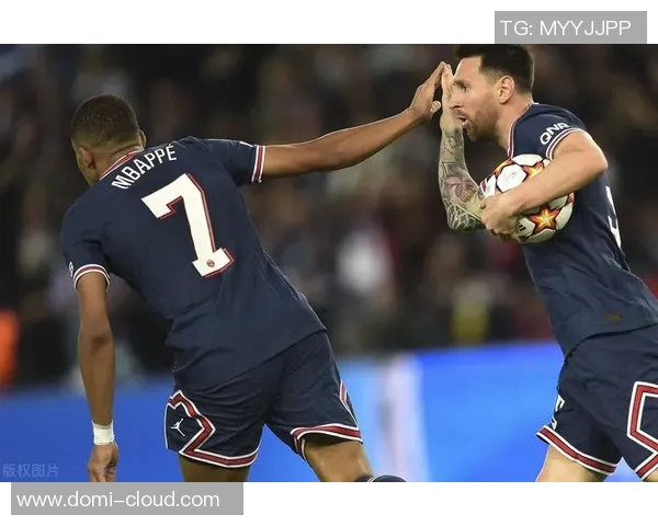 大巴黎与多特蒙德激战正酣比分揭晓引发球迷热议